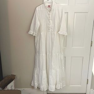 NWOT Victoria Dunn white Swiss dot maxi dress, size L